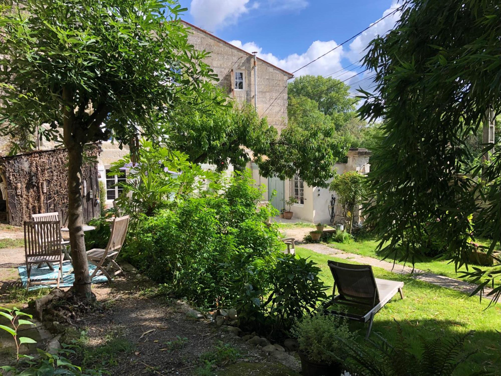 L'Heure Bleue Panzió Saintes Kültér fotó
